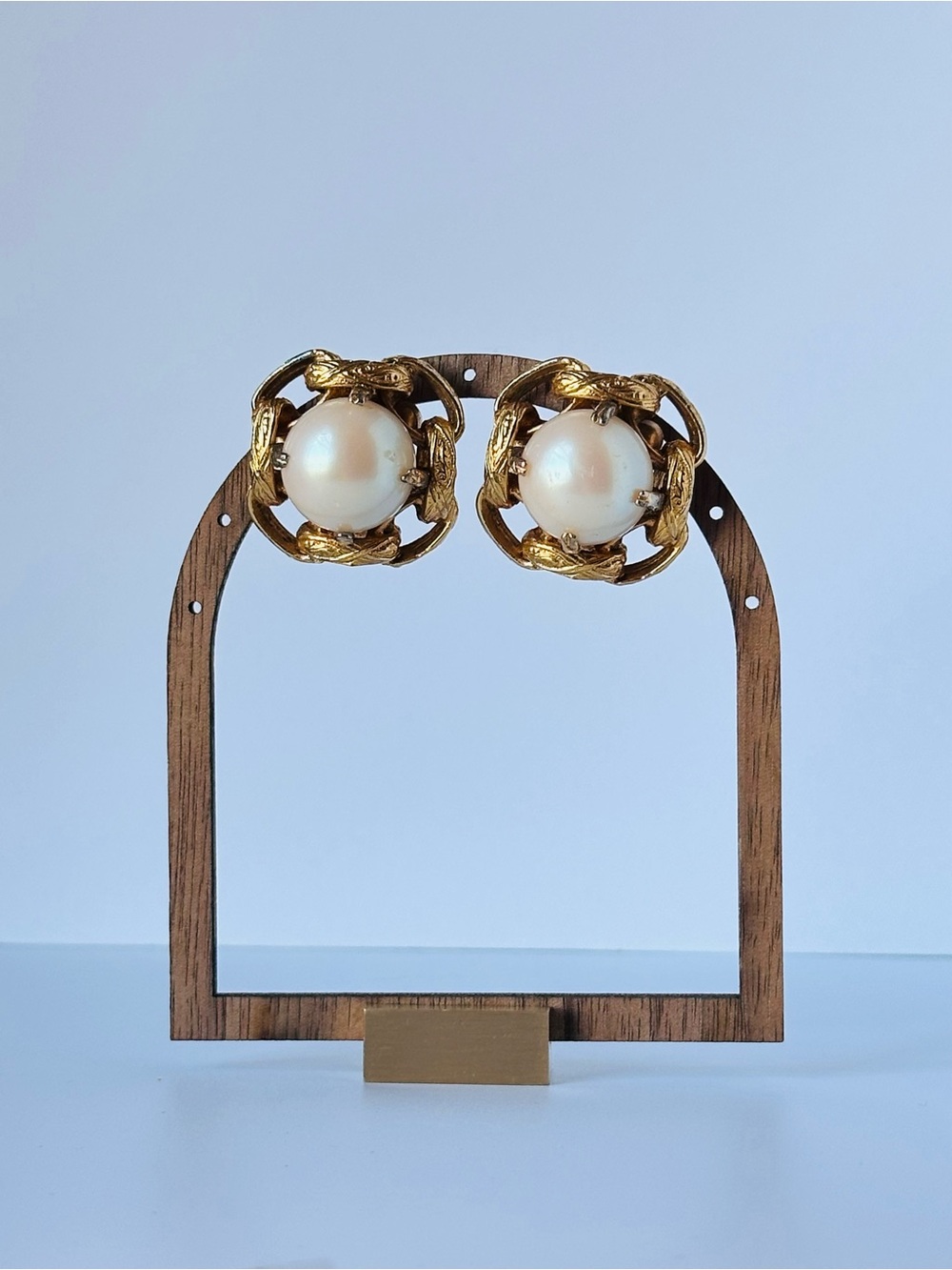 Graziano Faux Pearl Earrings Clip On Textured Gold Link Frame Vintage